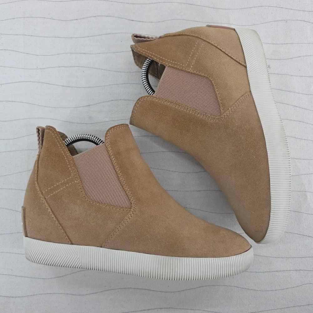 Sorel Womens Chelsea Out N About Tan Suede Hidden Wedge Shoes NL4911-253 Sz 7.5
